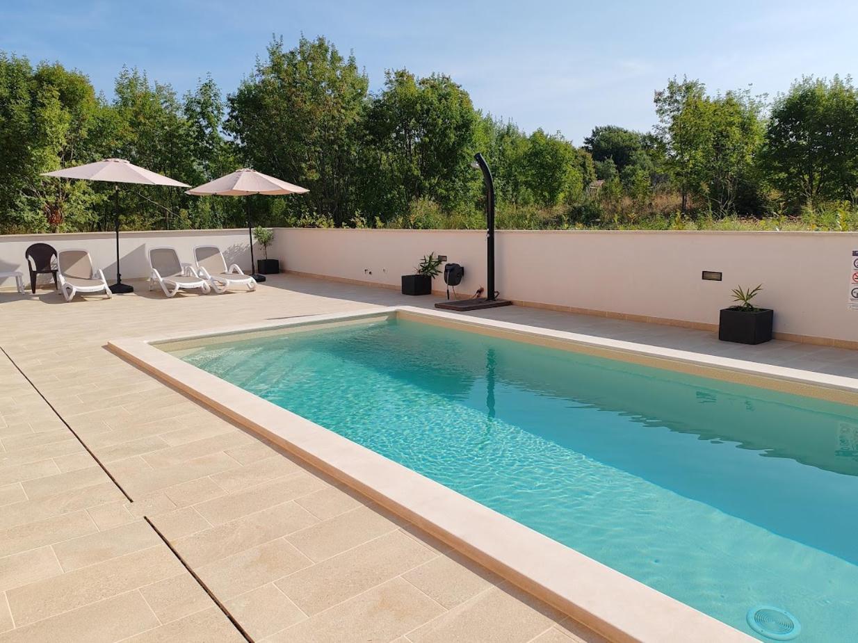 Apartments Oleander Lovrecica-Residence With Pool Exterior foto